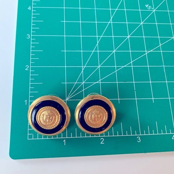 Vintage Liz Claiborne Crest Earrings - Picture 4 of 4